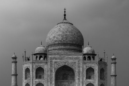 Is the Taj Mahal’s Nighttime Beauty Worth the Visit?