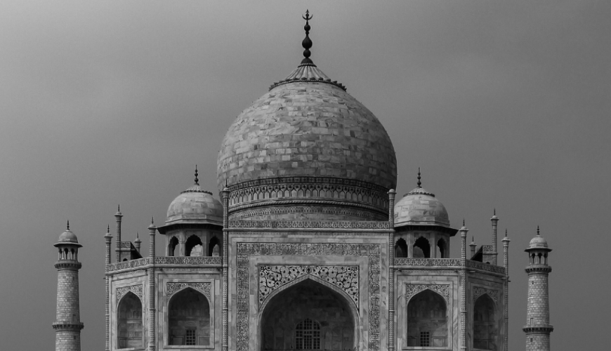 Is the Taj Mahal’s Nighttime Beauty Worth the Visit?