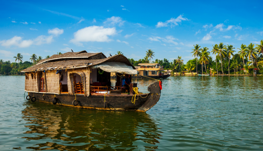 Exploring the Backwaters of Kerala: A Peaceful Escape