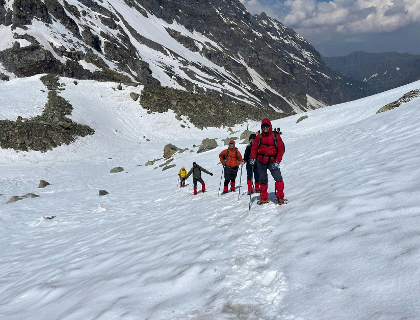 Explore Kasol: Best Season for Trekking, Cafes