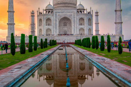 Taj Mahal Visitor Guide: Permitted Items You Can Carry