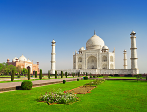 Delhi to Agra Distance: Best Routes, Travel Options & Tips