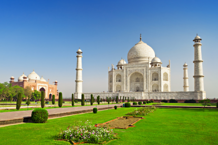 Delhi to Agra Distance: Best Routes, Travel Options & Tips